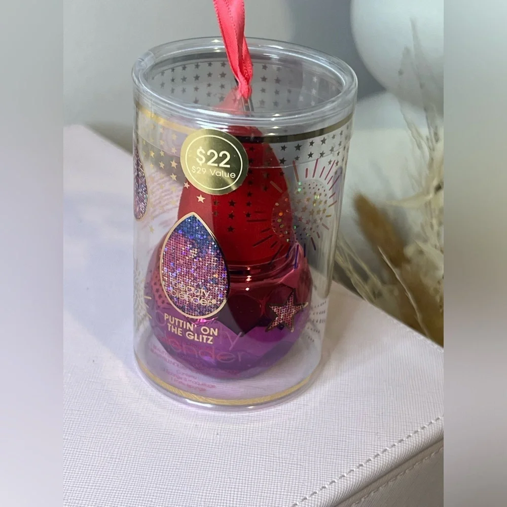BEAUTY BLENDER • PUTTIN' ON THE GLITZ • NEW IN BOX